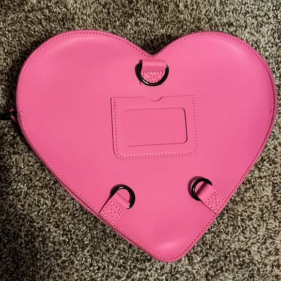 Dr. Martens Heart Crossbody Bag / Backpack - Picture 6 of 6